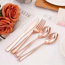 100 个玫瑰红色塑料零件/固定 50 把叉子、25 把刀子、25 把汤匙 - 一套可靠的塑料餐具，适用于餐饮、聚会、宴会、宴会、婚礼、父亲节和其他重大场合