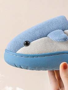 1 par de cómodas y suaves zapatillas de interior para niños con diseño de ballena, ideales para el invierno