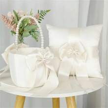 Bộ 1 giỏ hoa và gối đựng nhẫn cho bé gái cầm hoa, giỏ satin màu ngà có nơ, thích hợp cho đám cưới kiểu phương Tây, giỏ hoa để cô dâu và phù dâu tung hoa, trang trí tiệc cưới, tiệc mừng em bé. - trắng - Xem 2