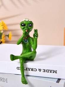 1pc Alien Resin Funny Green Dwarf Resin Ornament Garden Decoration Ornament