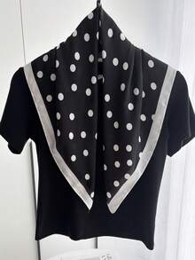 1条70*70厘米方形真丝围巾，女士缎面印花头巾，颈巾，发带，时尚女士披肩，围巾 - 黑波點 - 查看 3