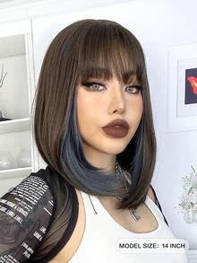Perruque synthétique résistante à la chaleur de 14 pouces pour femmes, cheveux droits de longueur moyenne avec frange et reflets bleus. Convient pour diverses occasions, notamment les fêtes, les vacances, les festivals et le cosplay. Facile à utiliser pour les débutants.