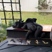 1pc Resin Sleeping Dragon Decor, Outdoor Garden Or Room Decoration, Dragon Bookend, Black & Gold Dragon Figurine, Dragon Lover Gift Suitable For Graduation, Halloween, Christmas, Thanksgiving, Holiday Statue Decoration