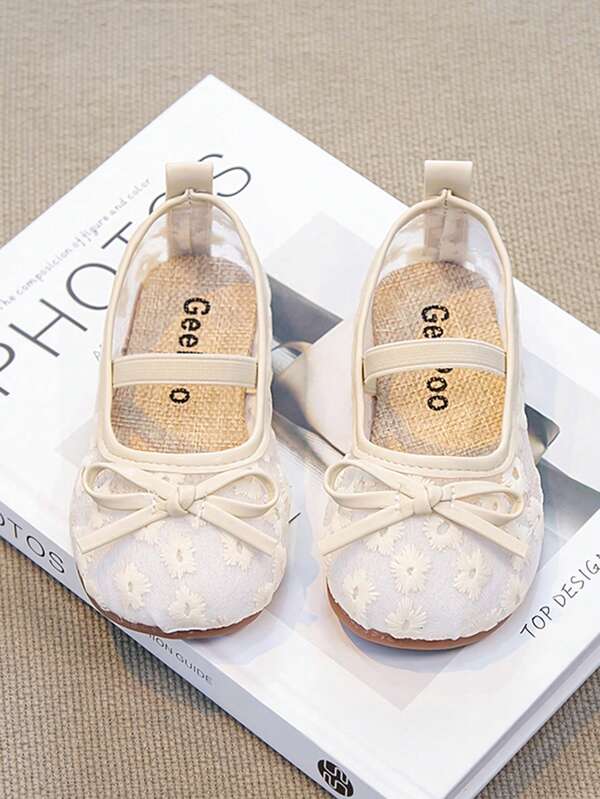 1 Pair Girls' Mesh Flat Shoes, Round Toe, Embroidered Bow, Slip-On Sandals, Beige Countryside Style, Summer Casual Shoes, Suitable For Dresses, Outings, Camping