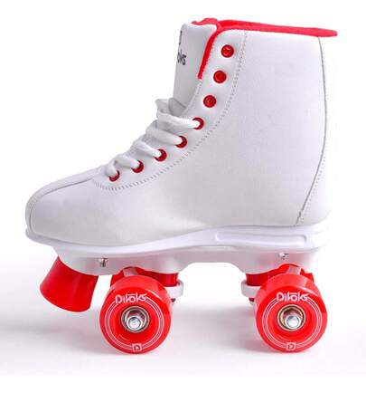 Patins 4 Rodas Infantil Divoks Pop One Conforto e Segurança  Descrição do Produto:  Dê o primeiro passo para uma infância mais ativa e divertida! O Patins Quad Pop One é a porta de entrada para a alegria sobre rodas, unindo segurança para os pais e pura diversão para as crianças.  Principais Vantagens para o Seu Filho:  Aprender é Mais Fácil: Graças ao design de 4 rodas, a estabilidade é incomparável, o que permite que a criança se sinta segura e domine o movimento com mais rapidez.  Conforto que Faz a Diferença: Esqueça o incômodo. A bota é super acolchoada, garantindo que a patinação seja sempre confortável e prazerosa, mesmo após horas de brincadeira.  Design que Inspira: As cores vibrantes (Branco e Vermelho) dão um toque especial, fazendo com que cada aventura pareça ainda mais emocionante.  Por que é a escolha inteligente para você, pai ou mãe?  Segurança em Primeiro Lugar: Equipado com freios na parte frontal, o patins oferece uma forma simples e eficaz de parar, ensinando .