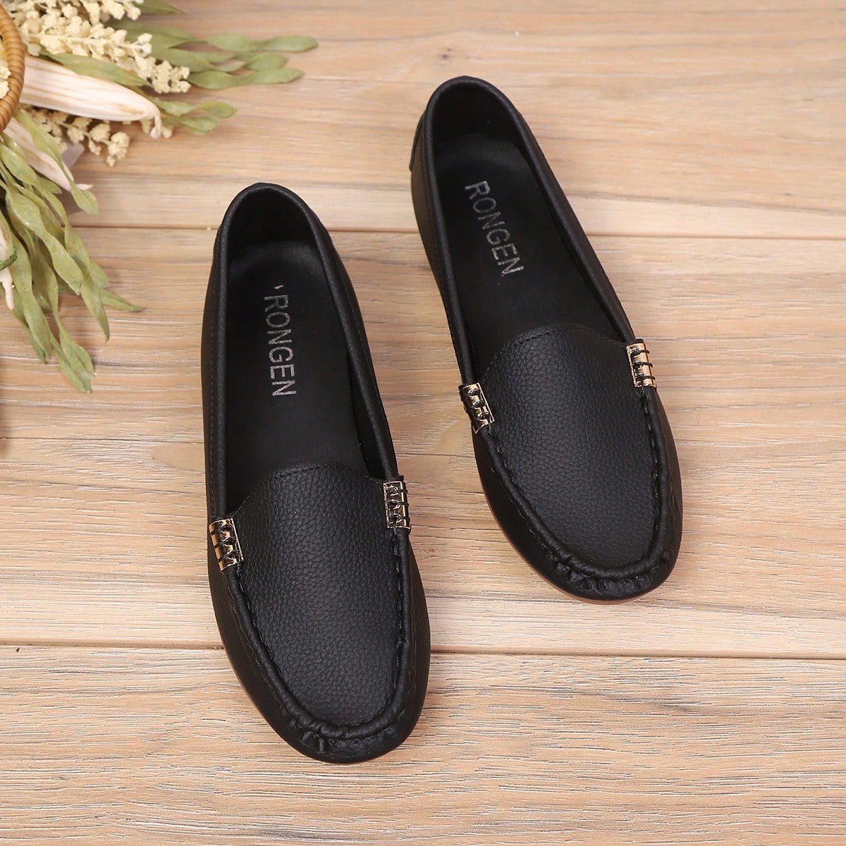 Par de mocasines casuales negros para adolescentes, unicolor con decoración de hebilla de metal, punta redonda, suela blanda, zapatos de trabajo de m