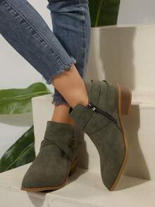 Botas de tobillo nuevas para mujer de otoño/invierno, botas de tobillo con tacón grueso de moda, botas medianas de uso exterior, botas de tobillo con hebilla cruzada de cuero patentado y cremallera lateral, botas de tobillo versátiles cómodas y sexys, botas de estilo universitario occidental con hebilla para uso en la oficina - Verde - Ver 5