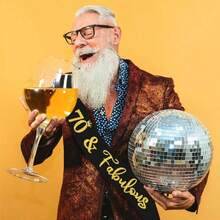 1pc 50/60/70 Years Old Birthday Sash - Gold Glitter & Black Paper Party Decoration, Suitable For Ceremony, Graduation, Anniversary - Reusable Indoor/Outdoor Party Supplies, No Assembly Required, Birthday Party Decor, Celebration Accessory