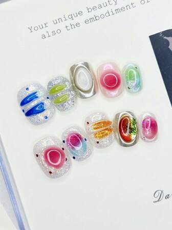 10 件方形按压指甲，以闪光为底色，融入多色猫眼立体设计和渐变模糊元素，风格活泼炫目，充满童趣和时尚，100% 手工制作可重复使用按压丙烯酸指甲，适合女性日常或休闲派对佩戴美甲用品