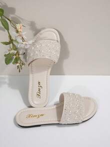 Sandal Wanita Terbaru 2025, Hak Persegi Datar Ujung Bulat Berhiaskan Berlian Imitasi dan Mutiara, Sandal Kasual Mewah Ukuran Besar, Serbaguna & Anti Selip, Cocok untuk Pakaian Musim Semi dan Musim Panas - Krem - View 6