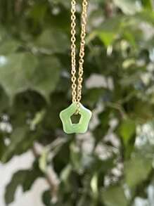 1pc Fashion 18K Gold Plated Stainless Steel Green Jade Stone Flower Star Pendant Necklace For Women Daily Decoration For Valentine'S Day Gift Valentines,Mom,Mother,Mother's Day,Gift