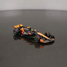 Burago 1 件 1:43 比例压铸 F1 系列 - 迈凯伦 F1 车队 MCL38 2024 年迈阿密大奖赛，由 4 号兰多·诺里斯 / 81 号奥斯卡·皮亚斯特里驾驶，合金材料，逼真复制品，两种包装选择：带驾驶员头盔模型的亚克力展示盒 / 普通纸板盒，收藏品，赛车爱好者的高端礼物，万圣节、圣诞节、生日、家居装饰 - 多色 - 查看 13