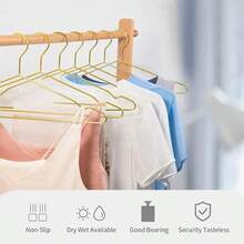 20 móc treo quần áo Golden là móc treo quần áo chống trượt và tiết kiệm không gian, thích hợp để treo quần dài, quần jean và khăn quàng cổ. Đây là móc treo quần áo đa năng và giá để đồ tiện dụng. - Nhiều màu - Xem 4