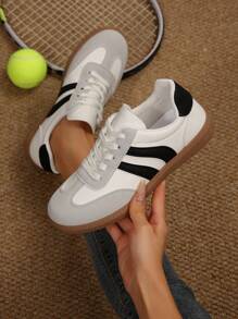 学生时尚系带低帮运动鞋，适合少女的休闲校园鞋 - 黑與白 - 查看 2