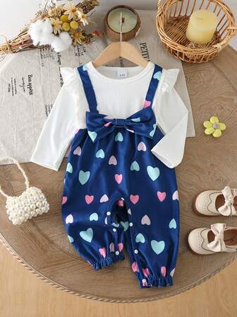 女婴休闲弹力罗纹拼接爱心印花腰部两件式长袖连体衣，秋冬款