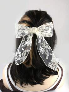 1pc Beige Lace Bow Hair Clip, Suitable For Daily Use Claw Clips Hair Claws Hair Barrettes, School Stuff, Elegant, College, Winter Outfit For Women, Bows, Cute, Classy, Head Accessories, Hair Accessories For Women - White - View 1