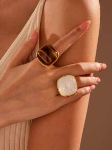 2 piezas Juego de anillos abiertos cuadrados de acero inoxidable dorado con piedras de resina blanca y resina marrón, exagerado y elegante, adecuado para decoración diaria de mujeres o regalos, también se puede comprar individualmente