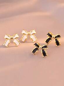 一对黑色蝴蝶结优雅耳环 - 白色 - 查看 3