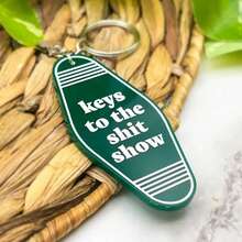 Vintage Motel Hotel Keychain Funny Acrylic Key Tag Keychain Ring Jewelry Gift For Women Men Friends - Green - 查看 1