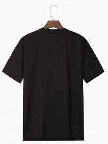 Homies Graphic Featuring A Group In A Classic Car Evokes Friendship Legacy And A Shared History Perfect For A Casual Tee With 220g, Graphic Car Crew Short Sleeve - 黑色 - 查看 2