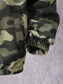 青少年男孩休闲迷彩拼布长袖连帽夹克，秋冬季时尚日常穿着