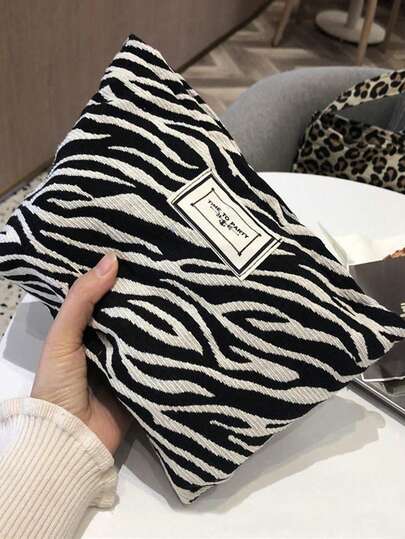 1个彩色条纹化妆包，女士旅行收纳包，大容量化妆包，适合度假、海滩、浴室、卧室、居家收纳，可装口红、化妆刷、护肤品、手机、硬币、小物件，是居家、节日、母亲节、开学季、圣诞节的理想之选。