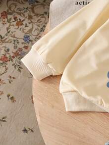 两件套女童时尚可爱圆领蝴蝶印花长袖卫衣和半身裙，柔软针织面料，充满节日气息，优雅休闲半身裙适合上学、聚会、派对、郊游，春夏秋季皆宜。 - 杏色 - 查看 6