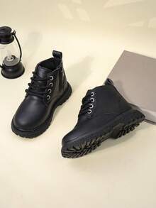 1 双黑色中性儿童靴，橡胶软底，增高，轻便舒适，系带和拉链设计，时尚短靴，适合 3-12 岁男孩和女孩，适合休闲、学校、表演，2025 年秋冬新品（26 码及以上，请订购大一码）