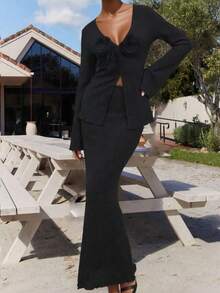 Women Elegant Textured Draping Wave Hem Skirt - Black - View 2