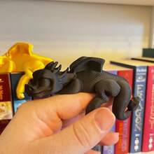 1pc Resin Sleeping Dragon Decor, Outdoor Garden Or Room Decoration, Dragon Bookend, Black & Gold Dragon Figurine, Dragon Lover Gift Suitable For Graduation, Halloween, Christmas, Thanksgiving, Holiday Statue Decoration