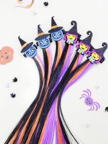 ¡Accesorio para el cabello de bruja de Halloween súper lindo! Peinado de bruja extravagante, mechones de cabello en degradado de colores vibrantes púrpura, naranja y negro, combinados con decoraciones de fantasmas, calabazas y otros adornos festivos. Ya sea para una fiesta escolar o para ir a pedir dulces, úsalo para convertirte instantáneamente en una adorable brujita.