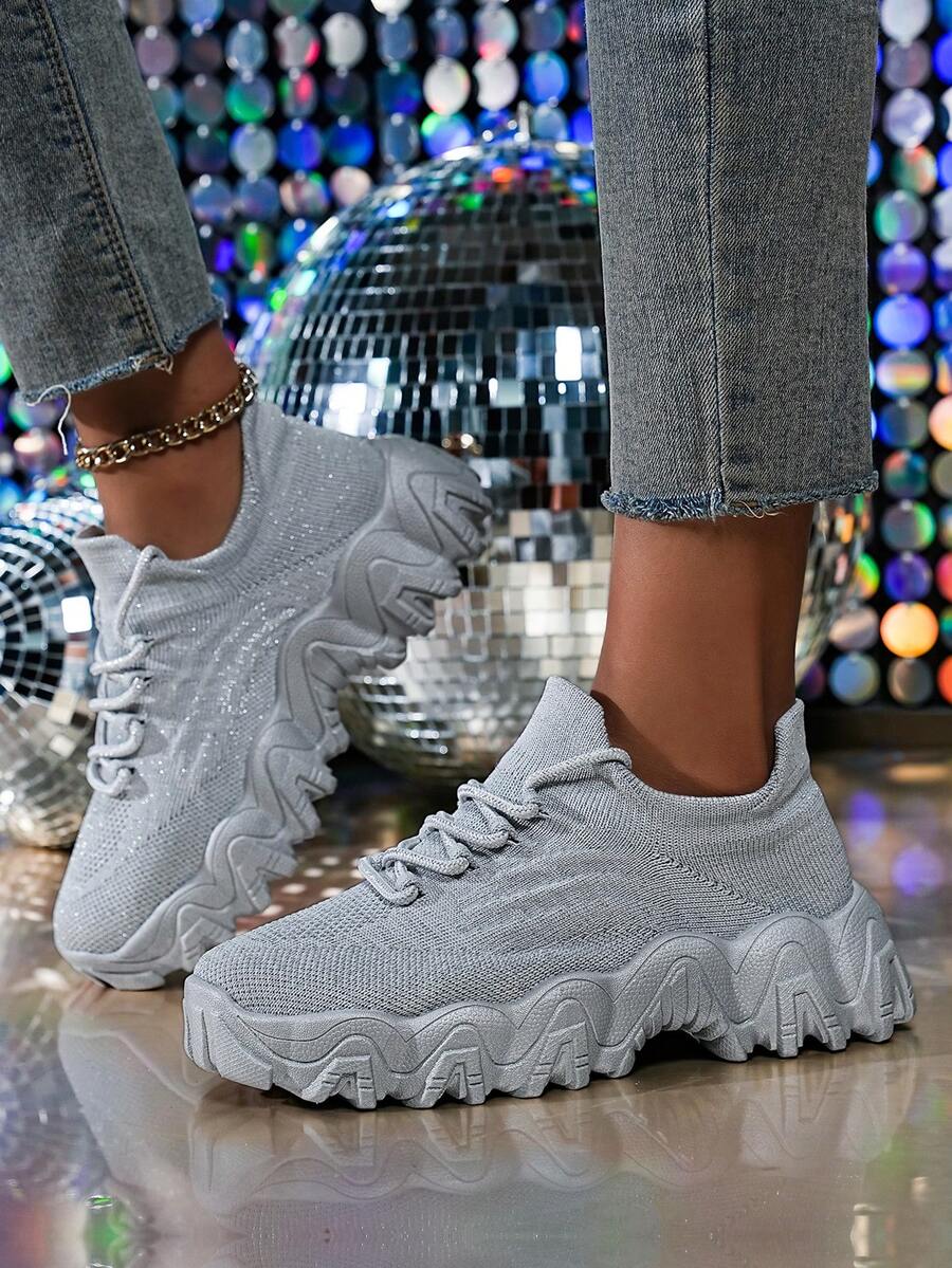 ​Women's Metallic Silver Wave Sole Sneakers - Distressed Jeans Night Glam Shoes With Reflective Comfort, Year-Round Street Chic Wear​ - Xám - Xem 1