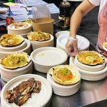 100/50个纸盘，日常使用沙拉盘，蛋糕盘，烧烤盘，微波炉适用，适用于婚礼，家庭聚会，自助餐，夏季泳池派对，生日派对，返校，可堆肥甘蔗纸盘，一次性盘子