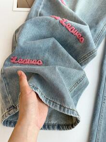 Długie jeansy z szerokimi nogawkami dla kobiet, jasnoniebieskie, z różowymi haftowanymi literami, swobodny, uroczy styl, nieelastyczne, zapinane na guziki i zamek błyskawiczny, kieszenie