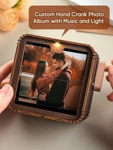 1件定制手摇相册，个性化翻页动画相框，带灯光和音乐的机械相册，家居装饰，迷你翻页相册相框，生日、周年纪念日、情人节、母亲节、父亲节、圣诞节礼物，送给妈妈、爸爸、情侣、家人的礼物，多功能、耐用、装饰性强、可重复使用、精致、时尚、高品质、色彩丰富、现代、定制、个性化、独特，送给他的理想礼物，送给她的理想礼物，送给男朋友、爸爸、女朋友、妈妈、家人、朋友，茶室、家居、花园、办公室，周年纪念日、情人节、母亲节、生日、父亲节、毕业典礼、婚礼、乔迁之喜、办公室装饰，优雅生活 - 客製化照片和音樂 - 查看 3