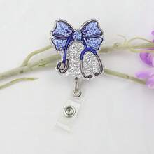 1pc Pink Glitter Floral Printed Bow Stethoscope Needle Tube Shaped Acrylic Retractable Badge Reel With Clip ID Badge Holder Badge Reel Gift For RN LPN CNA Nurse Doctor Assistant Medical Staff