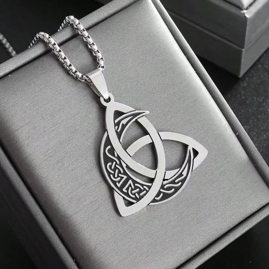 1pc Stainless Steel Triple Moon Goddess Celtic Knot Pendant Necklace, Suitable For Men's Casual Daily Wear, Amulet Gift