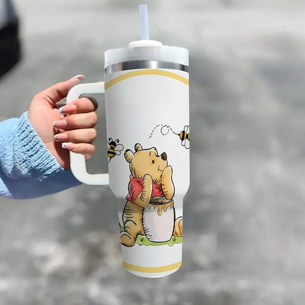 Disney Botella de agua de acero inoxidable de 40 onzas de Winnie the Pooh de Disney - Diseño impreso de dibujos animados lindos, taza aislada a prueba de fugas con tapa y pajita, vaso reutilizable de gran capacidad para coche, viaje, oficina - Regalo perfecto para Pascua, Día de la Madre, San Valentín para hombres y mujeres, menaje de viaje, diseño caprichoso, recipiente para bebidas de coche, menaje de bebidas alegre, solo lavar a mano, pajita incluida, regalos navideños