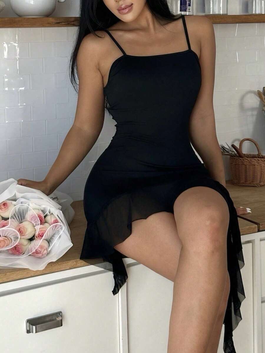 性感内衣女式黑色细肩带紧身连衣裙，不对称荷叶边下摆无袖睡裙 - 黑色 - 查看 1