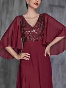 Faeriesty Đầm dành cho mẹ cô dâu thanh lịch, thiết kế cổ chữ V, tay áo xếp ly, chân váy chữ A bồng bềnh - Sự lựa chọn lý tưởng cho các đám cưới trang trọng, tiệc gala, tiệc kỷ niệm, sự kiện từ thiện và các buổi tiệc sang trọng. - Màu Đỏ Sâu - Xem 1