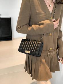 女士休闲斜挎包，简约时尚，适合日常使用 - 黑色 - 查看 4