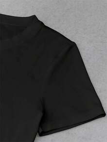 Women'S "Tattoos Are Trashy" Graphic Crop Top T-Shirt - Casual Short Sleeve Tee With Lettering, Round Neck, Machine Washable, Spring/Summer Fashion, Slim Fit, Versatile Streetwear, Casual Wear | Bold Statement Shirt | Comfortable Fit, Women's Crop T-Shirt, High Waist Design Short Sleeve Top, Perfect Birthday Mother's Valentine's Day Gift - 黑色 - 查看 4