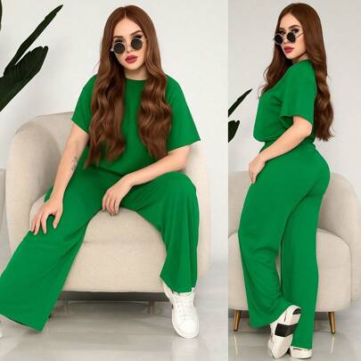 ¡Comodidad y estilo en un solo conjunto! Dale un upgrade a tu outfit con nuestro conjunto de 2 piezas: blusa con resorte + pantalón súper cómodo. Disponible en varios colores, unitalla y XL. ✨