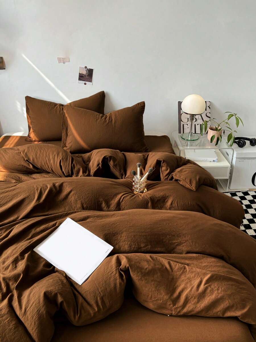 1 Skin-Friendly Soft & Comfortable 3 PiecesDuvet Cover Set (1*Duvet Cover + 2*Pillow Shams), Machine Washable, Suitable For All Seasons, Brown - Rust Brown - View 1