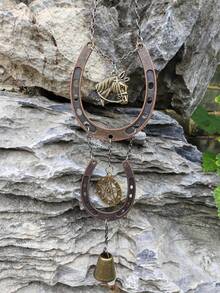 1pc Lucky Horseshoe Wind Chime, Outdoor Iron Love Wind Chime, Retro Horseshoe Design, Valentine's Day Iron Nail Wind Chime Home Decor Lucky Love Wind Chime, Garden Hanging Decor, New Year Gift - Bronze - View 2