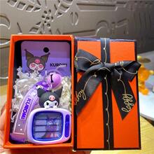 Sanrio 迷你收音机收藏品 - 优质树脂小雕像，包括 Hello Kitty、Kuromi 和 Cinnamoroll。手绘细节让角色栩栩如生，非常适合展示或日常灵感。 - 紫色 - 查看 4