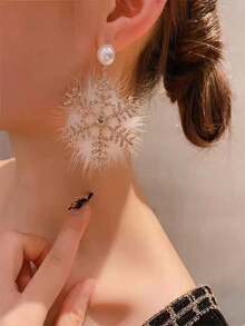 1 对时尚仿珍珠和毛绒雪花吊坠耳环，适合任何场合的女性，圣诞礼物 - 彩色 - 查看 2