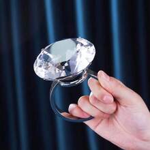 5厘米/1.97英寸水晶玻璃大钻戒指，水晶钻石装饰，创意公司周年纪念婚礼装饰，透明闪亮玻璃订婚戒指，波西米亚奢华风格，时尚个性化女士结婚戒指，适合婚礼、家居桌面装饰，全年供应，无电镀，无镶嵌，玻璃材质 - 彩色 - 查看 5