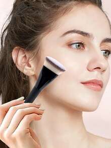 1pc Flat Round Foundation Brush, Skin-Friendly Makeup Tool, Suitable For Liquid Or Cream Foundation, Can Also Be Used As Contour, Blush, Highlighter, Concealer, Blush, Contour, And Powder Brush,Giveaways - Black - View 5