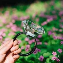 5厘米/1.97英寸水晶玻璃大钻戒指，水晶钻石装饰，创意公司周年纪念婚礼装饰，透明闪亮玻璃订婚戒指，波西米亚奢华风格，时尚个性化女士结婚戒指，适合婚礼、家居桌面装饰，全年供应，无电镀，无镶嵌，玻璃材质 - 彩色 - 查看 7